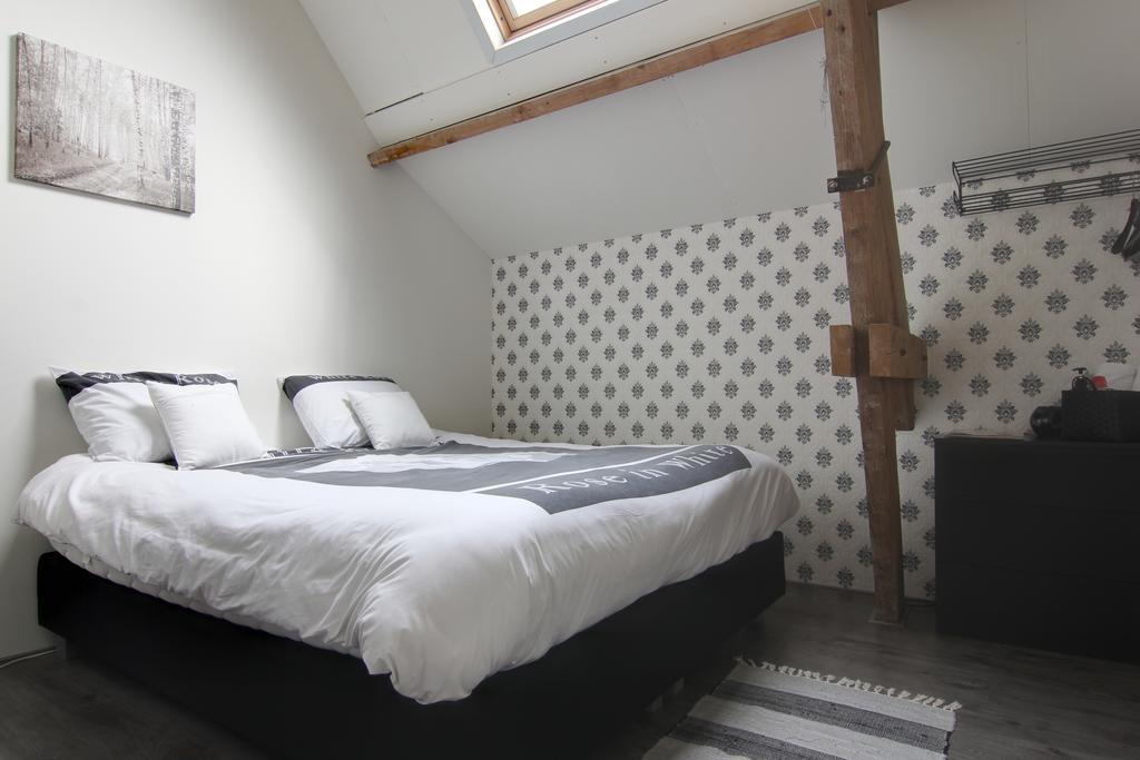 D'N Twist Bed & Breakfast Overloon Room photo